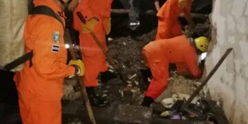 Dos hermanos mueren soterrados en Lislique, La Unión.