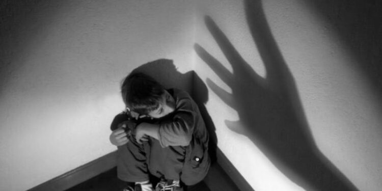 Muere menor abusado por 4 hombres en Bolivia.