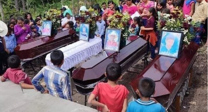 Dan último adiós a familia asesinada en Chiquimula.