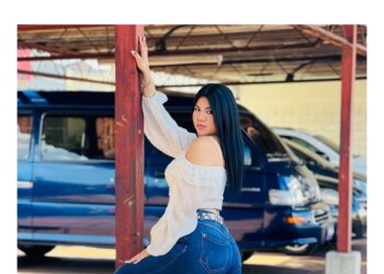 “Me critican porque el filtro no se les ve igual de lindo a ustedes”. Aby Mancía.