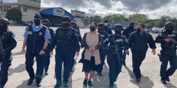 “La Reina de la Cocaína” comparece ante juez estadounidense.