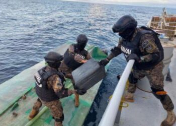 Autoridades incautan 2 toneladas de cocaína.