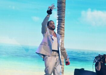 Bad Bunny gana “Mejor artista del año”.
