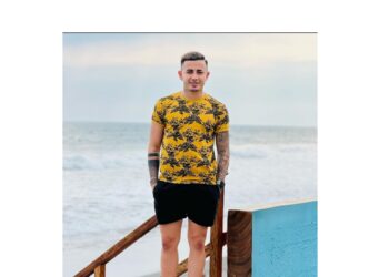 “El que me crítica llega a pie”. Giovanni Cruz.