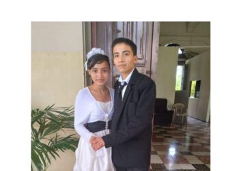Recien casados ofrecen servicios de publicidad y Marketing.