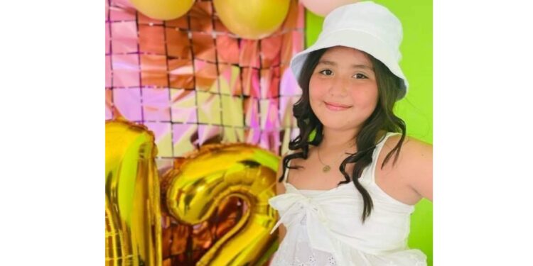 Dan último adiós a niña que murió tras caer de juego mecánico.