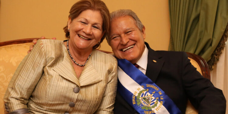 Nicaragua nacionaliza a 3 nietos del expresidente, Salvador Sánchez Cerén.