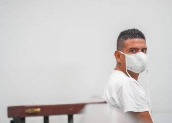 Condenan a violador de niñas.