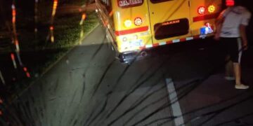 Presuntos aficionados de Alianza atacaron autobús.