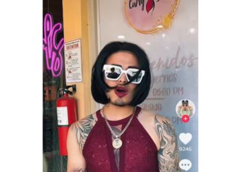 “Selena eres tú” Ricky enloquece a sus fans al utilizar vestido.