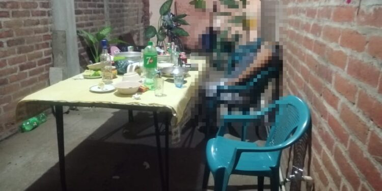 Policía asesinó a su esposa en Santa Ana.