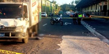 Hombre muere atropellado en Soyapango.