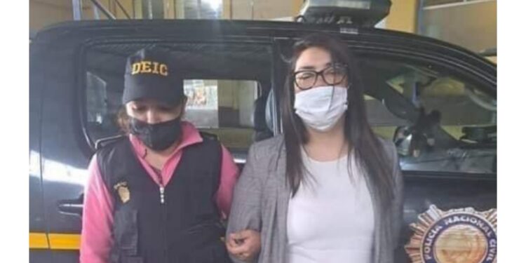 Capturan a mujer por violar a hijastro.