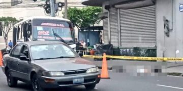 Anciano murió atropellado por conductor de microbus.