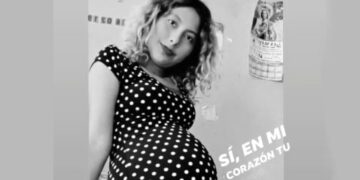 Asesinan a joven embarazada para robarle a su bebé.
