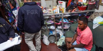 Capturan a sujeto que estafó a una mujer fingiendo ser “Europeo”.