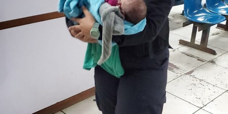 Localizan a recién nacida en predio de Apopa.