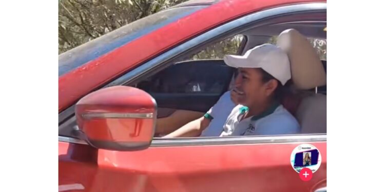 ¿Estrena carro? La Tiktoker, Yanira Berríos sorprende a fans.