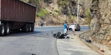 Embarazada pierde la vida en accidente de tránsito.