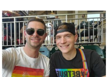Pareja gay adoptó 2 niños para violarlos y venderlos.