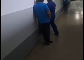 Destituyen a empleados de salud que negaron atención a anciana.