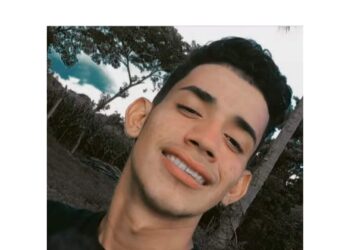 Joven motociclista fallece en accidente de tránsito.