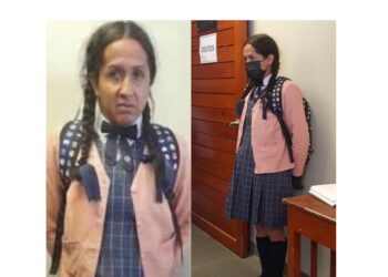 Vestido de colegiala, sujeto ingresa a escuela para acosar a menores.
