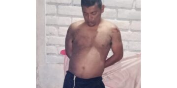 Hombre asesinó a su mujer a machetazos.