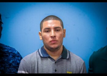Extraditan a salvadoreño acusado de homicidio en EE.UU.