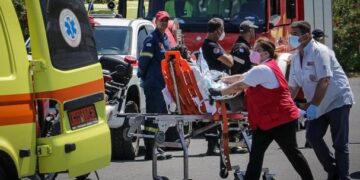 Decenas de migrantes mueren en Grecia tras naufragio de barco.
