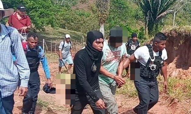 Hombre asesinó a su hermana a machetazos.