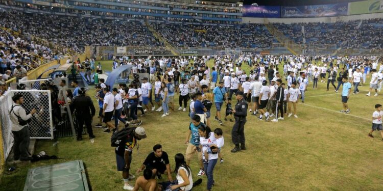 Prohiben consumo de bebidas alcohólicas en estadios del país.