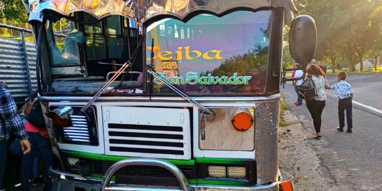 Fallece cobrador de la R- 501 en accidente de tránsito.