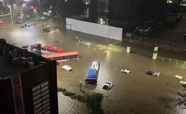 Decenas de muertos y heridos tras torrenciales lluvias en Corea del Sur.