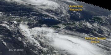 Idalia y Franklin amenazan a Cuba y Florida.