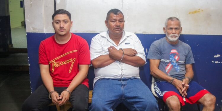 Desarticulan banda dedicaba al tráfico ilícito de personas.