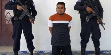 Capturan a sujeto que disparó a motorista.