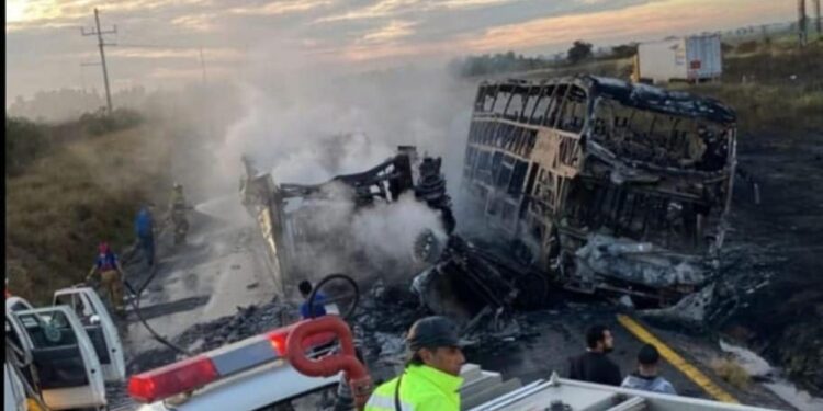 19 muertos tras accidente en México.