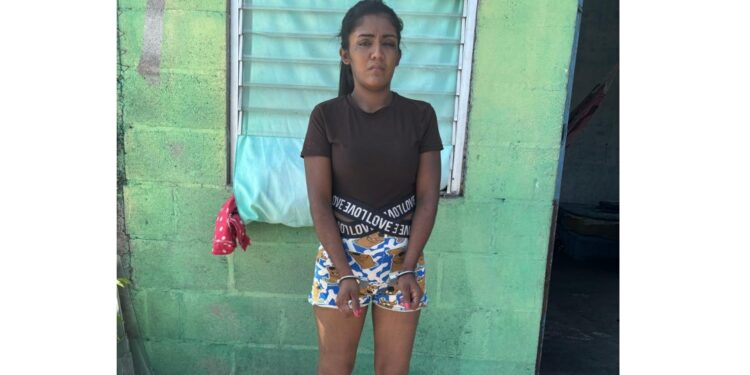Mujer asesina a golpes a su hija de 5 años.
