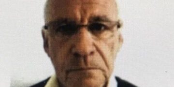 Cirujano pederasta enfrenta juicio en Francia.