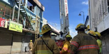 Cinco personas murieron en un incendio en Costa Rica.
