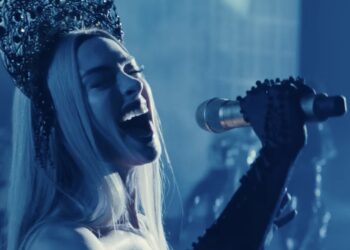 Anne Hathaway protagoniza “Mother Mary”, una película inspirada en el fenómeno de Taylor Swift