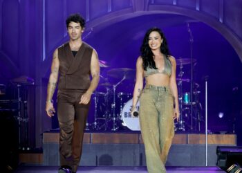 Demi Lovato y Joe Jonas se reencuentran en el escenario y hacen vibrar a sus fans