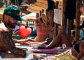 Feid desata rumores de un nuevo romance tras aparecer con una misteriosa mujer