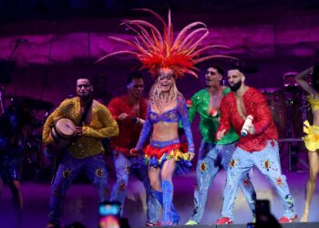 Karol G inicia su gira mundial con un espectáculo lleno de energía