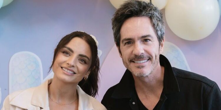 Aislinn Derbez confiesa por qué buscó ayuda profesional antes de reencontrarse con Mauricio Ochmann