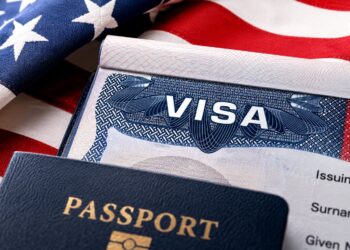Trump pausa citas para visas de inmigrante en todo el mundo.