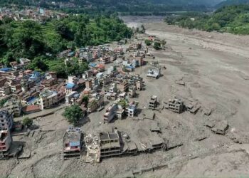 Tragedia en Nepal: 160 muertos y decenas de desaparecidos.
