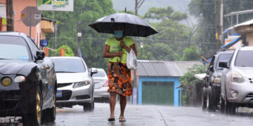 Lluvias mantienen en alerta a El Salvador.