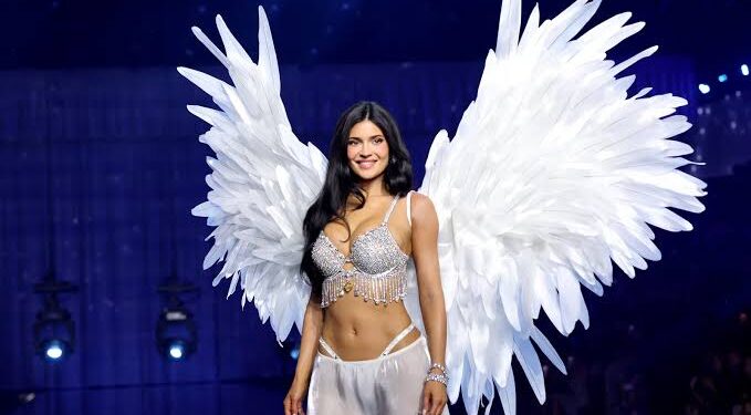 ¡Glamour, música y polémica! El Victoria’s Secret Fashion Show 2026 deslumbra en Los Ángeles